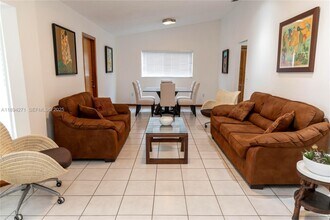 8192 SW 90th Ave in Miami, FL - Building Photo - Building Photo