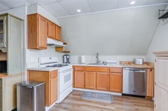 28 W 37th St in Bayonne, NJ - Building Photo - Building Photo