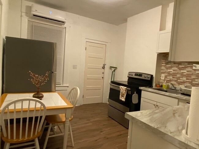 101 Hynes Ave, Unit 1 in Groton, CT - Building Photo - Building Photo