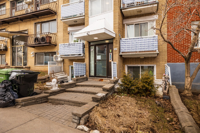 2641 Hogan St in Montréal, QC - Building Photo - Building Photo