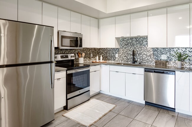 Griffis Pompano Beach in Pompano Beach, FL - Building Photo - Interior Photo