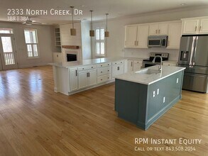 2333 N Creek Dr in Mount Pleasant, SC - Building Photo - Building Photo