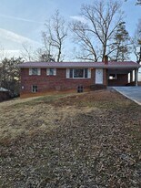 375 Fairfield Dr in Greeneville, TN - Building Photo