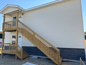 Sunrise Suites Apartments in Bedford, IN - Foto de edificio - Building Photo