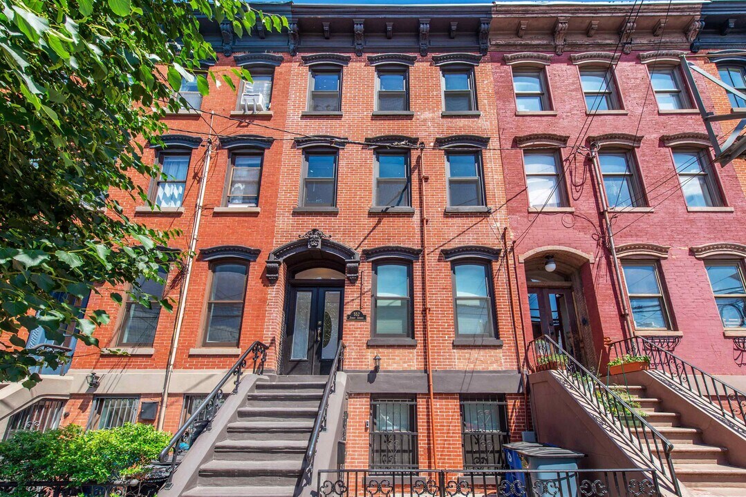 552 Jersey Ave in Jersey City, NJ - Building Photo