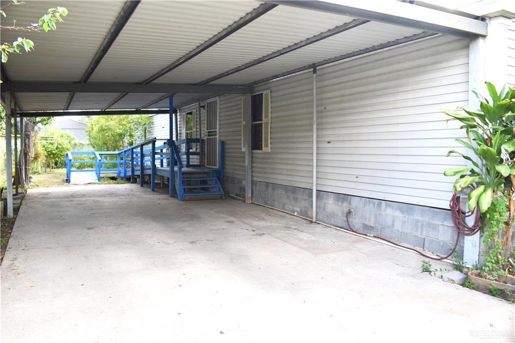 9 Banyan Ave in Pharr, TX - Building Photo