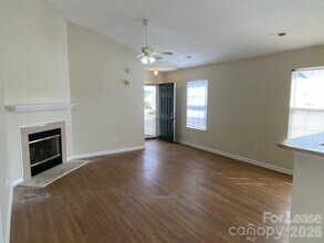 9617 Rau Ct in Charlotte, NC - Foto de edificio - Building Photo