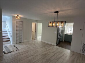 7106 SW 112th Pl in Miami, FL - Building Photo - Building Photo