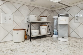 15050 N Thompson Peak Pkwy in Scottsdale, AZ - Building Photo - Building Photo