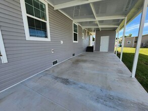 518 Eland Dr in North Fort Myers, FL - Building Photo - Building Photo
