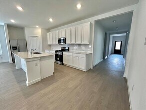 326 Sedalia Trl in Justin, TX - Building Photo - Building Photo