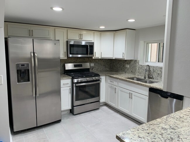 5123 N Bernard St in Chicago, IL - Building Photo - Building Photo