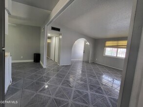 302 Limonite Cir in El Paso, TX - Building Photo - Building Photo