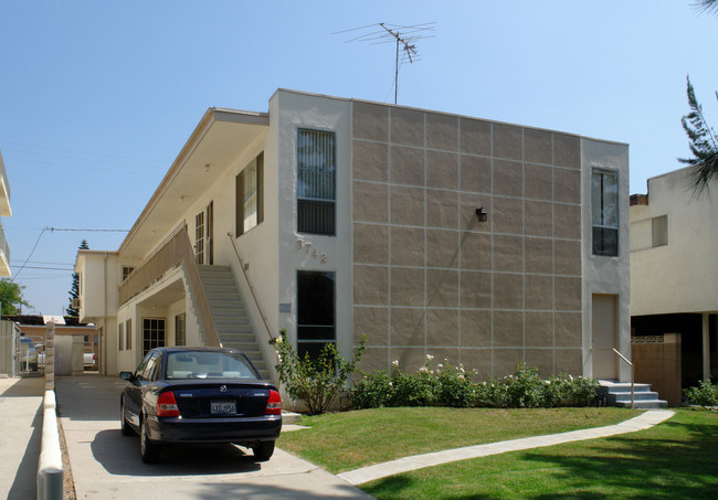 3742 S Canfield Ave in Los Angeles, CA - Foto de edificio - Building Photo