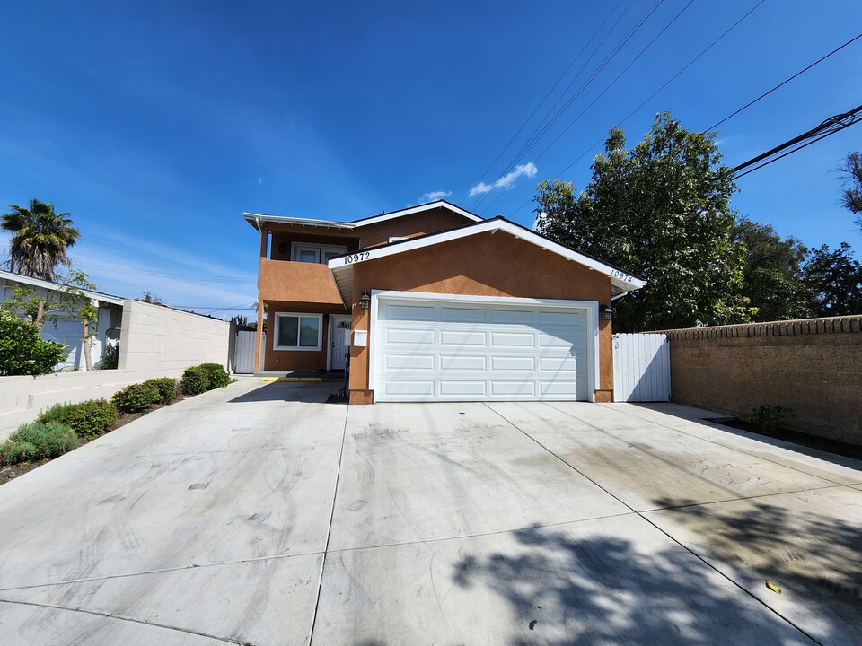 10972 Huber St in Anaheim, CA - Building Photo