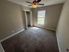 5310 Crystal Dr in St. Joseph, MO - Building Photo - Building Photo