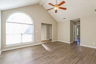11107 Meadow Chase Ct in Louisville, KY - Building Photo - Building Photo