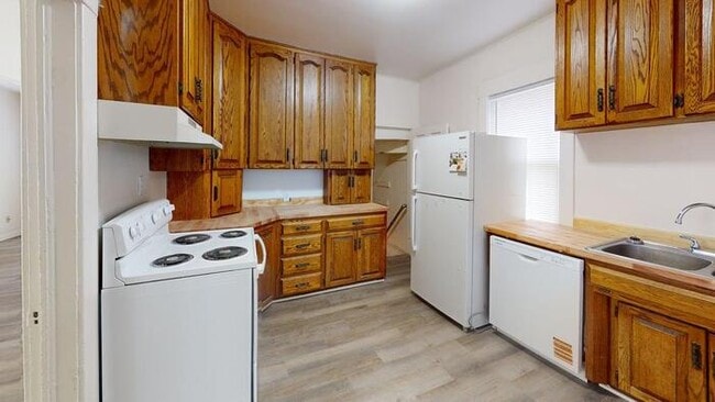 property at 504 1st Ave NW