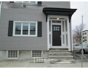 43 Rogers St, Unit 1 in Boston, MA - Building Photo - Building Photo