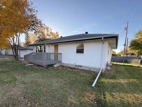 1011 64th Ave N in Brooklyn Center, MN - Building Photo - Building Photo