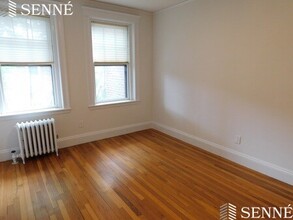 2 Crawford St, Unit 10 in Cambridge, MA - Foto de edificio - Building Photo