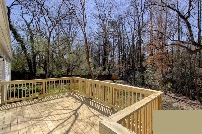 626 Burbank Cir in Smyrna, GA - Building Photo - Building Photo