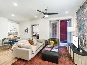 Modera EaDo in Austin, TX - Foto de edificio - Building Photo