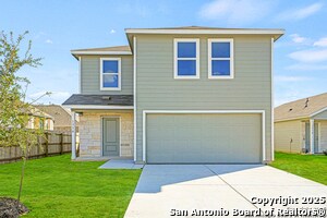 1314 Neria Lp in San Antonio, TX - Foto de edificio