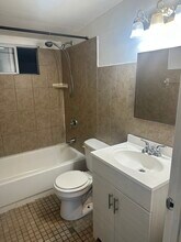 404 Riverview Dr in Asheville, NC - Building Photo - Building Photo