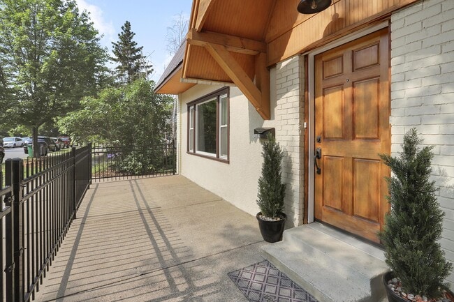 3302 22nd Ave S in Minneapolis, MN - Building Photo - Building Photo