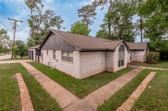 2118 Avenue S in Huntsville, TX - Building Photo - Building Photo