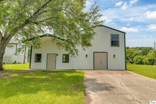 2116 Bayou Darbonne Dr in West Monroe, LA - Building Photo