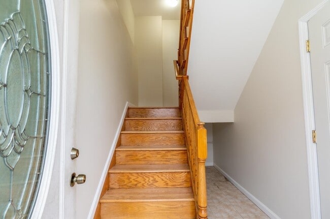 325 Claremont Ave in Jersey City, NJ - Building Photo - Building Photo