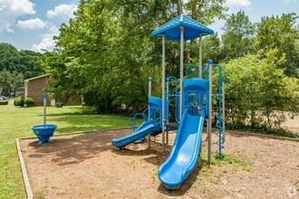 Cedarview Townhomes in Jonesboro, GA - Building Photo - Building Photo