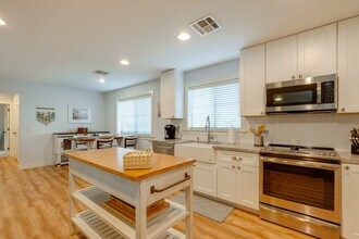 8637 S Newberry Ln in Tempe, AZ - Building Photo - Building Photo