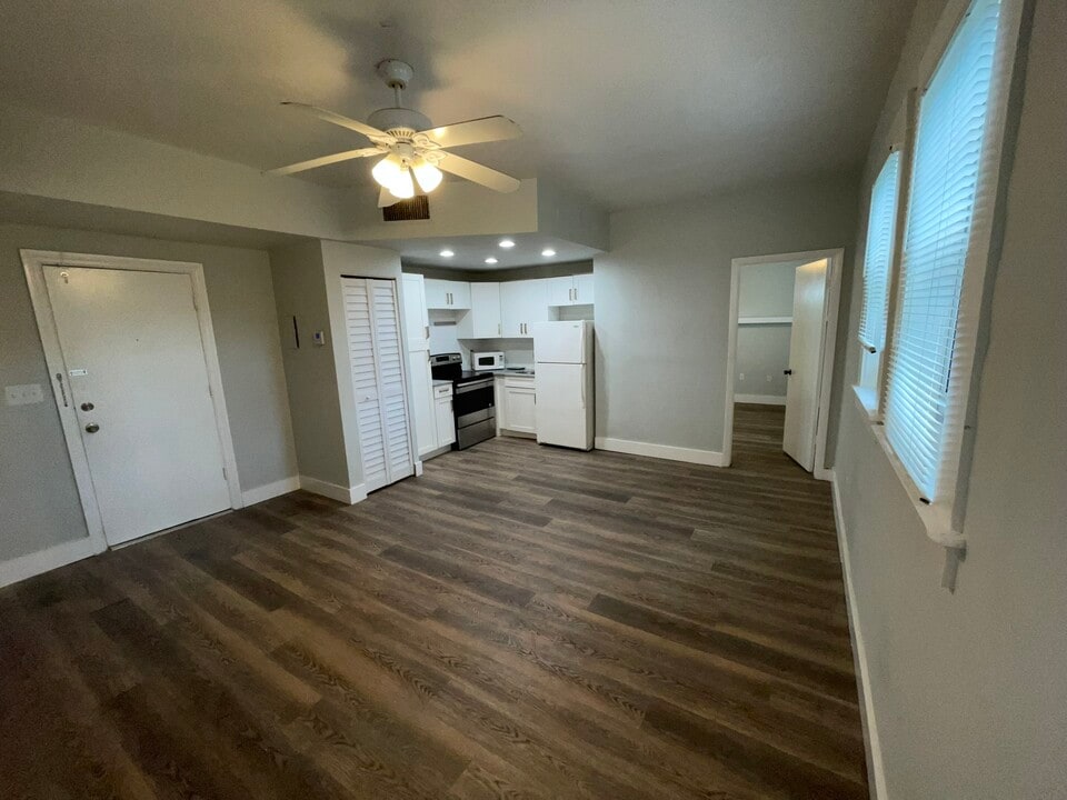 536 14th St, Unit 311 in Miami Beach, FL - Building Photo
