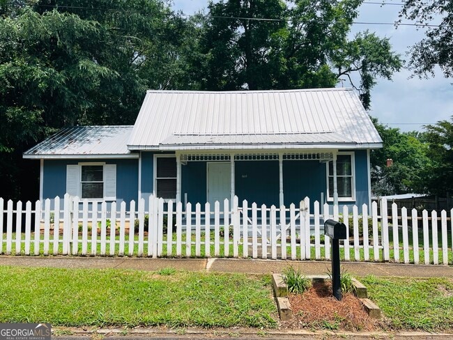 property at 608 Askew Ave