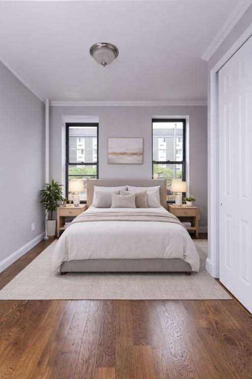 722 Tenth Avenue (49th & 50th St), #2B in New York, NY - Foto de edificio - Building Photo