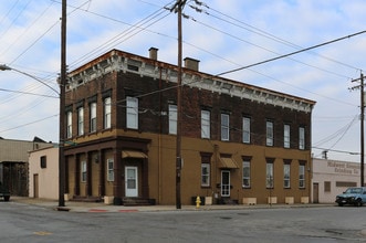 2647 Colerain Ave in Cincinnati, OH - Building Photo - Primary Photo