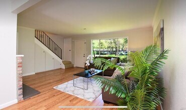 322 Gate Way in Santa Rosa, CA - Foto de edificio - Building Photo