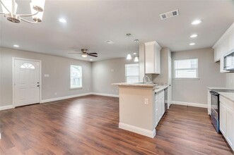 1111 F Avenue in Plano, TX - Foto de edificio - Building Photo
