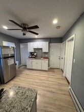 21 Summer St, Unit 2 in Attleboro, MA - Foto de edificio - Building Photo