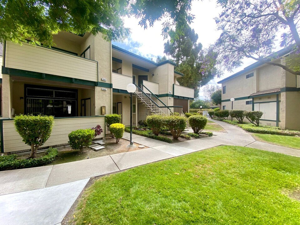 2948 Flint St in Union City, CA - Building Photo
