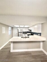 6250 W Flamingo Rd, Unit 103 in Las Vegas, NV - Building Photo - Building Photo