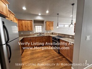 10249 W Kingsbriar Dr in Boise, ID - Building Photo - Building Photo