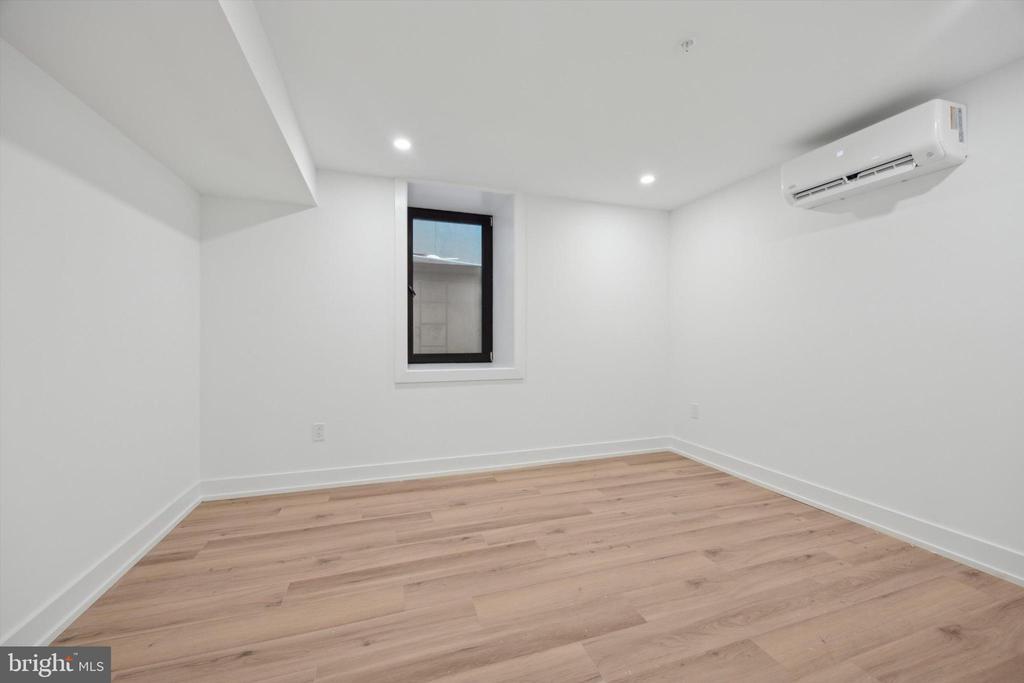 808 N 3rd St in Philadelphia, PA - Building Photo