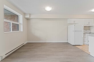 1071 McDougall St in Windsor, ON - Building Photo - Building Photo