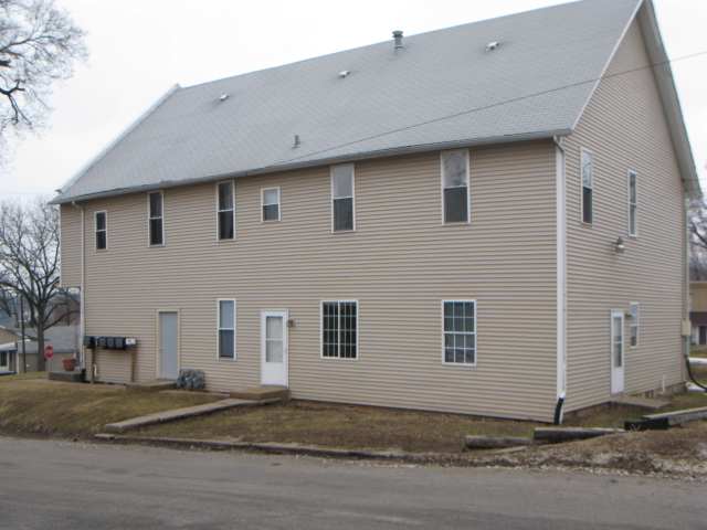 106 N 20th St in East Moline, IL - Building Photo