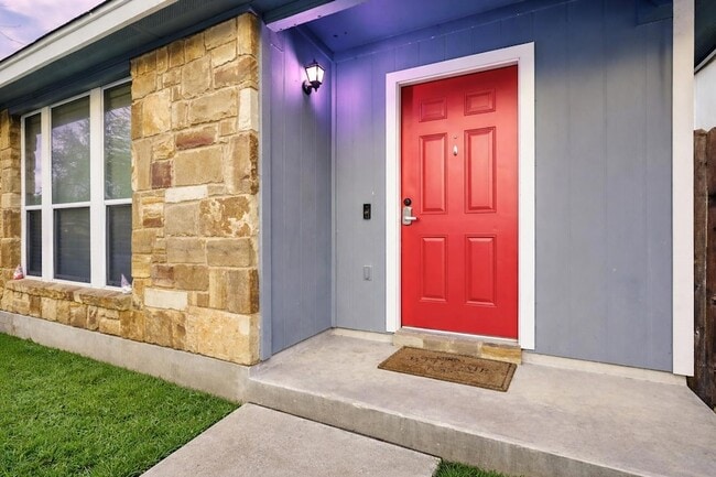 4620 Best Way in Austin, TX - Foto de edificio - Building Photo