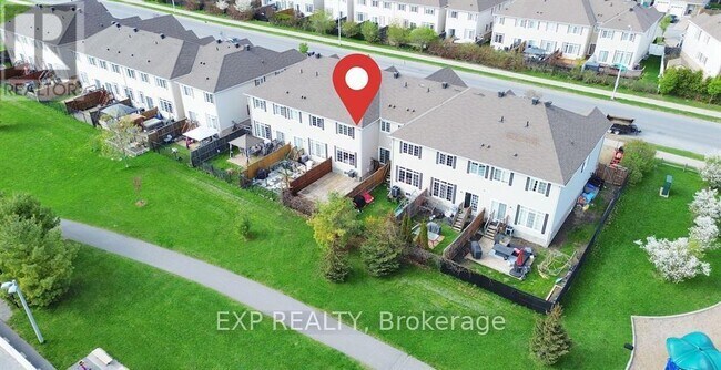 126 Akerson Rd in Ottawa, ON - Building Photo - Building Photo